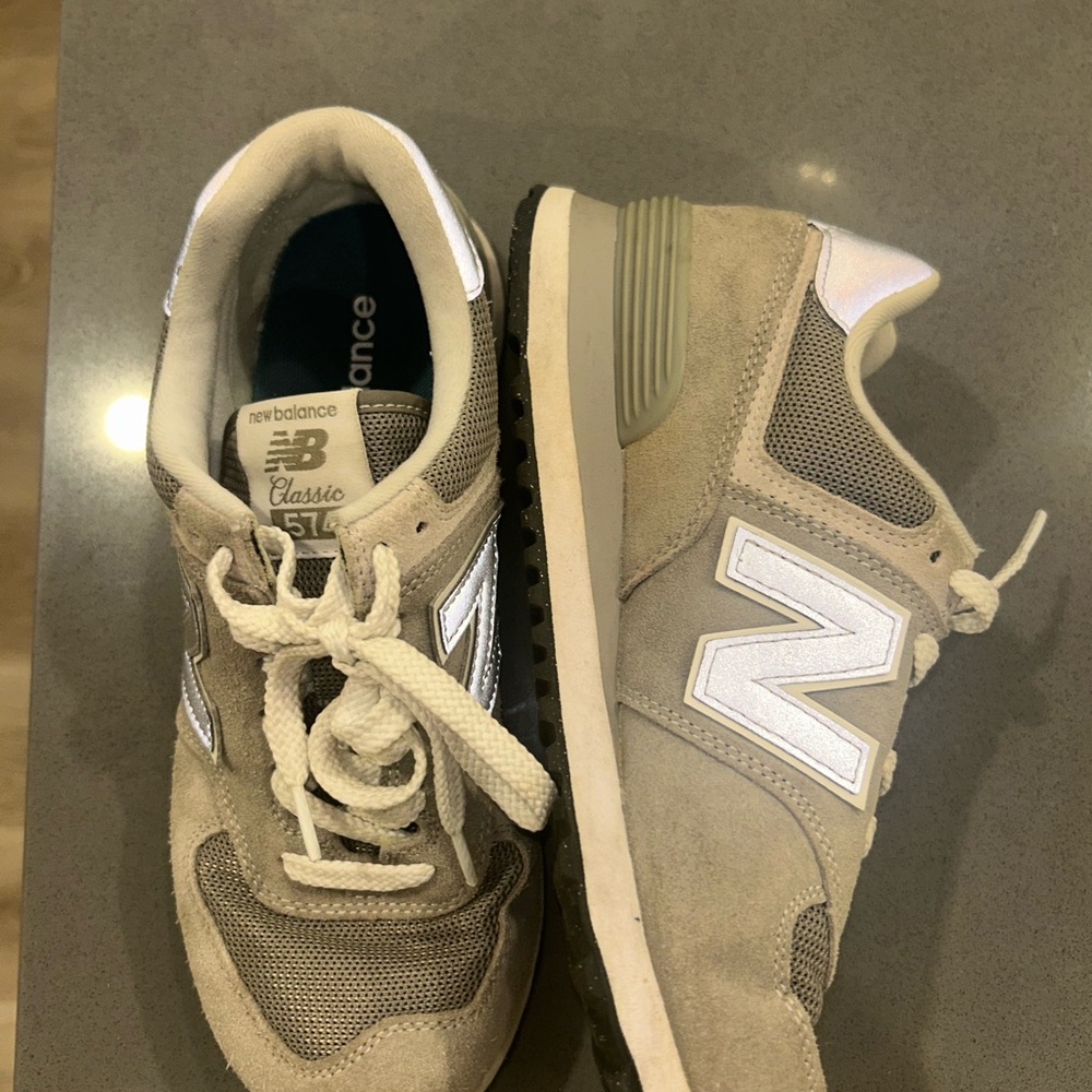 New Balance Classic Gray and White Sneakers - Picture 4 of 5